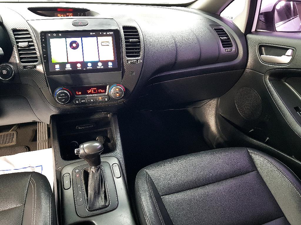 KIA K3 - Vista 10