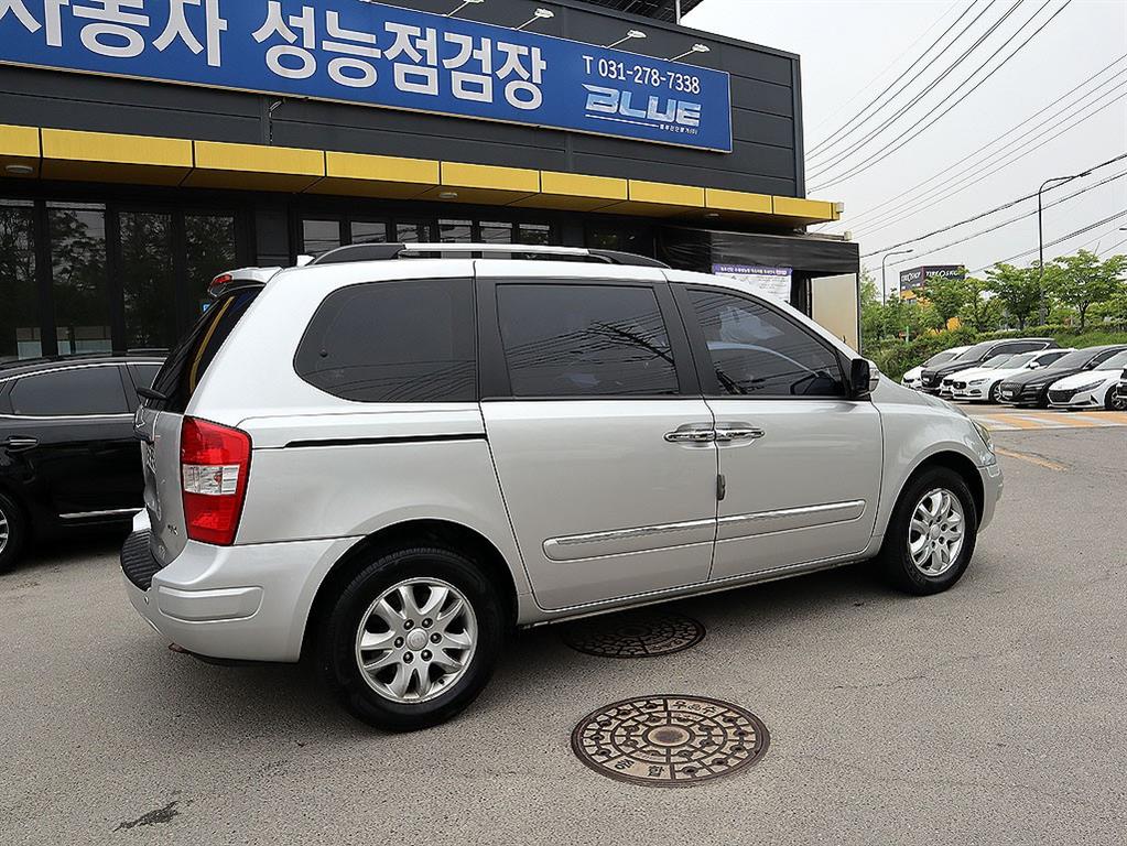 KIA Carnival - Vista 5
