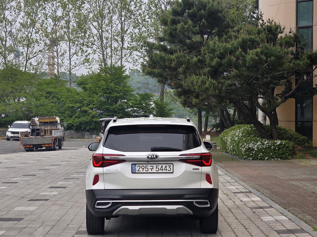 KIA Seltos - Vista 6
