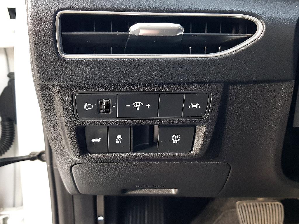 HYUNDAI Sonata - Vista 11