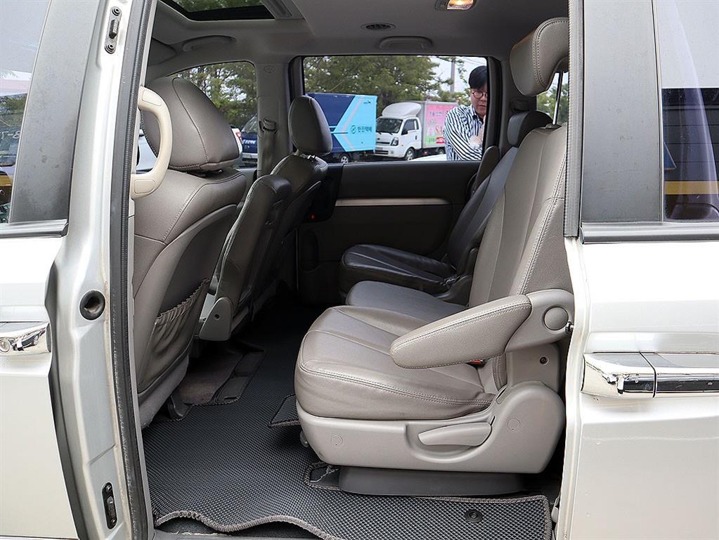 KIA Carnival 2013 Plateado - Importación desde Corea - HF Imports Iquique - Foto 7