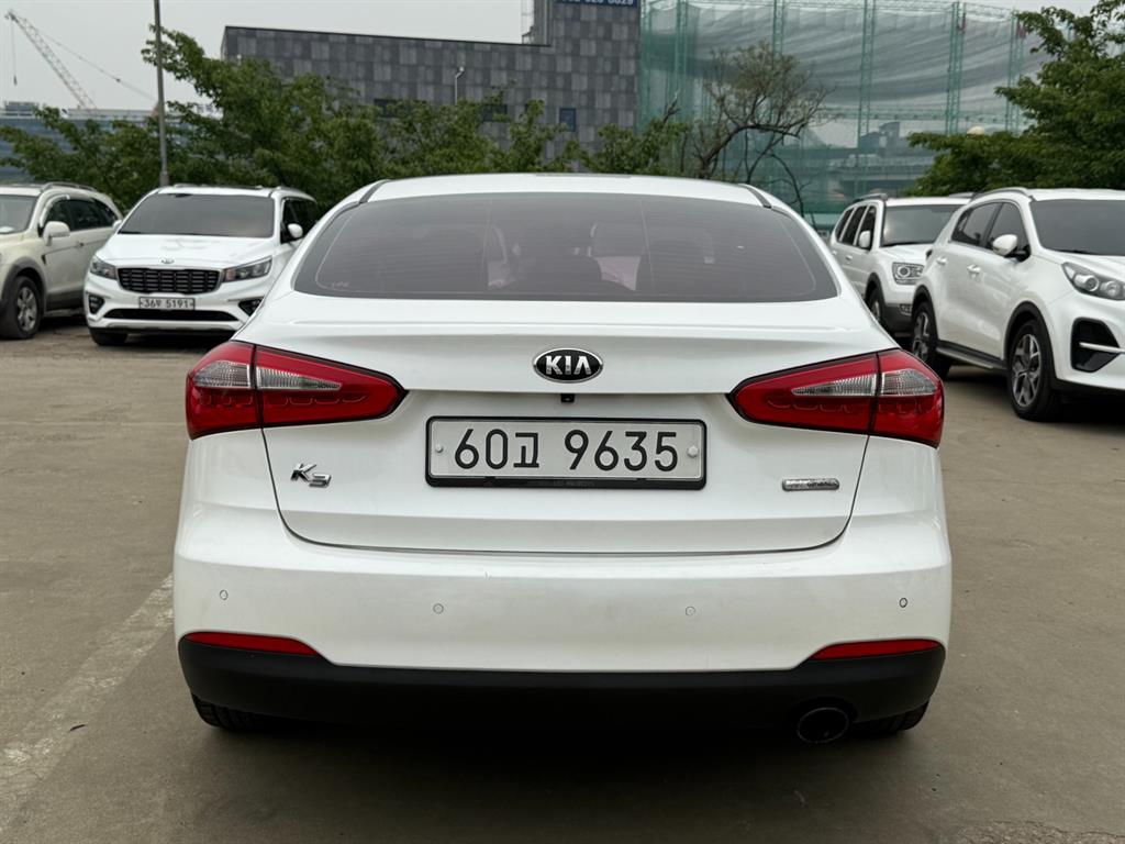 KIA K3 - Vista 4