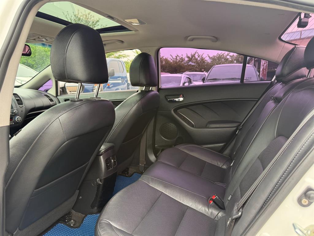 KIA K3 - Vista 9