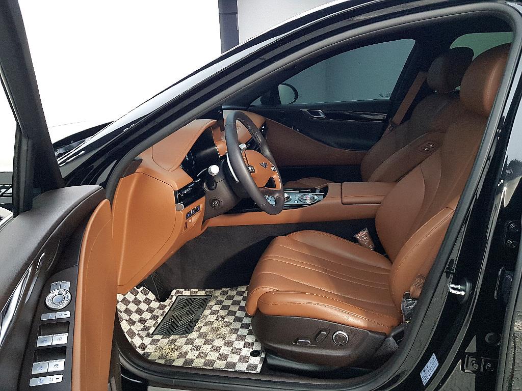 Genesis G80 - Vista 8