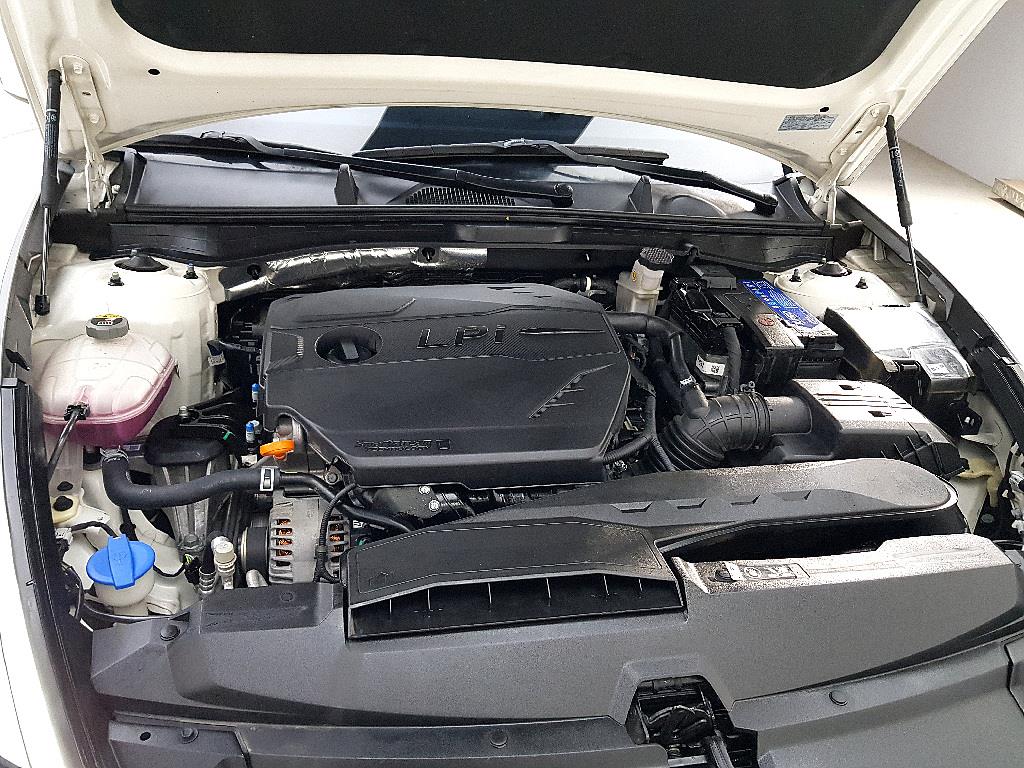 HYUNDAI Sonata - Vista 6