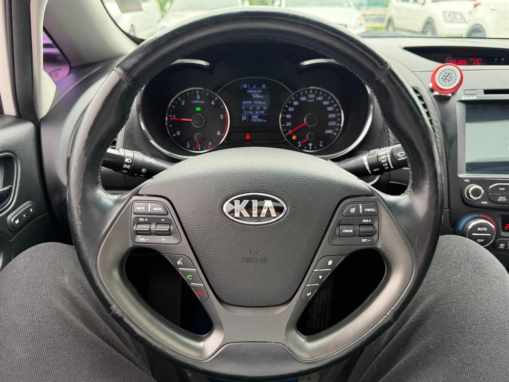 KIA K3 - Vista 6