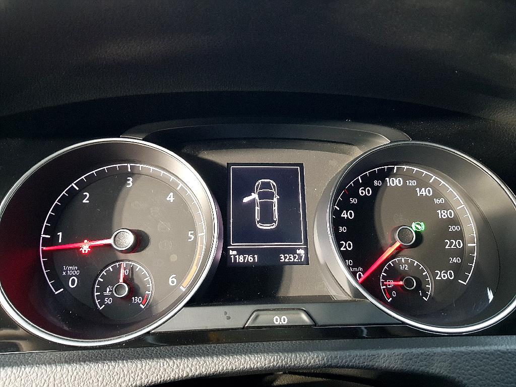 Volkswagen Golf - Vista 7