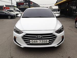 HYUNDAI Avante - Vista 2