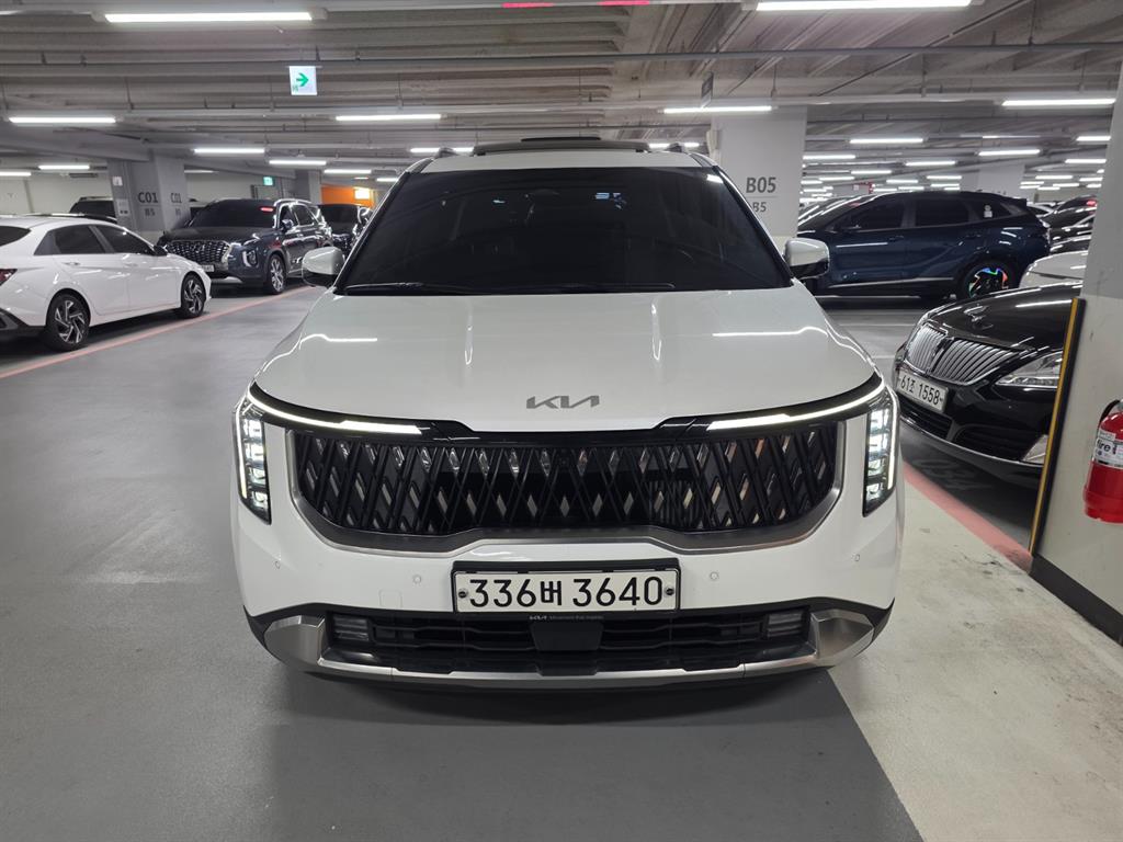 KIA Carnival 2024 Blanco - Importación desde Corea - HF Imports Iquique - Foto 1