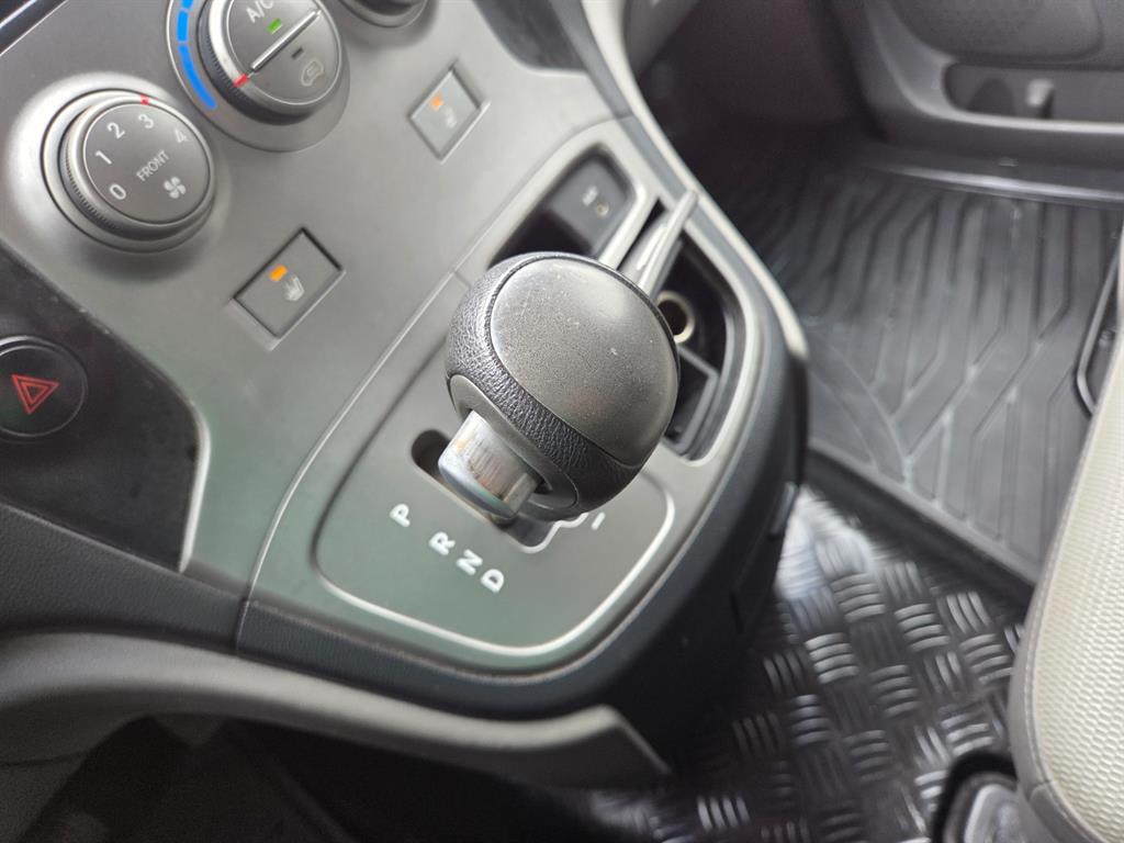 HYUNDAI Starex - Vista 10
