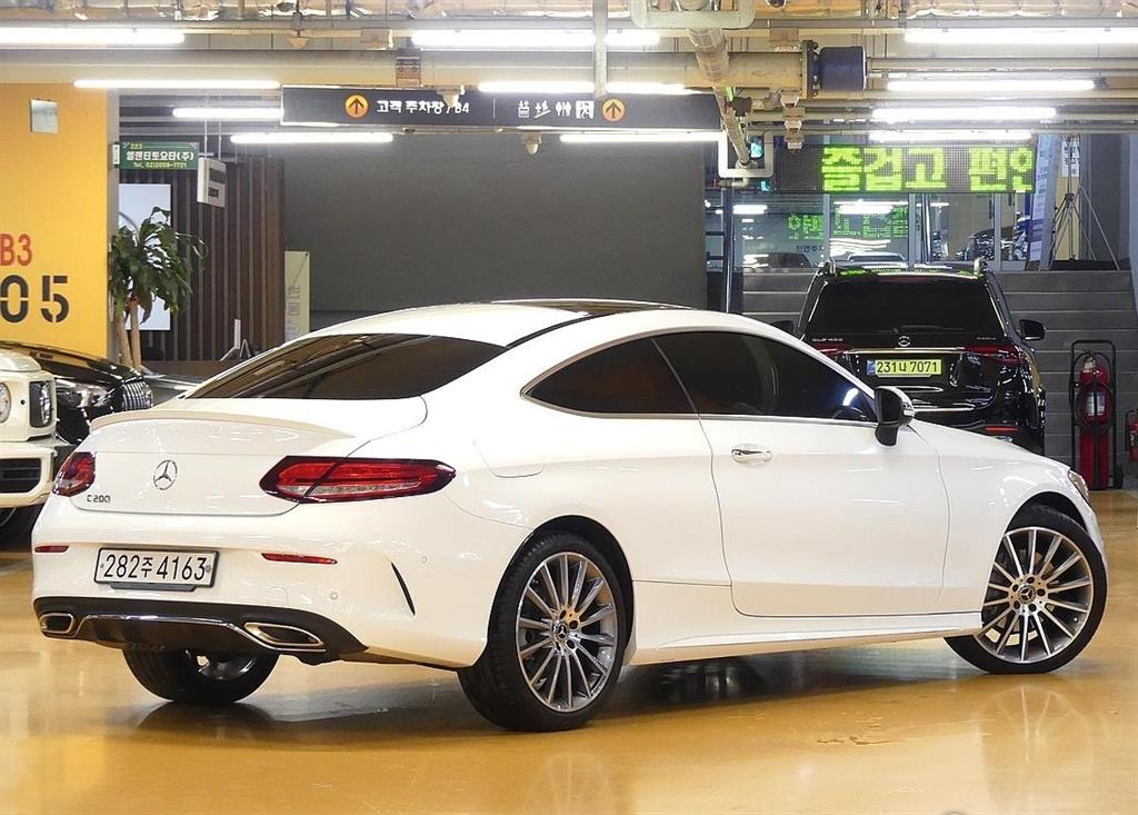 Mercedes Benz C Class - Vista 3
