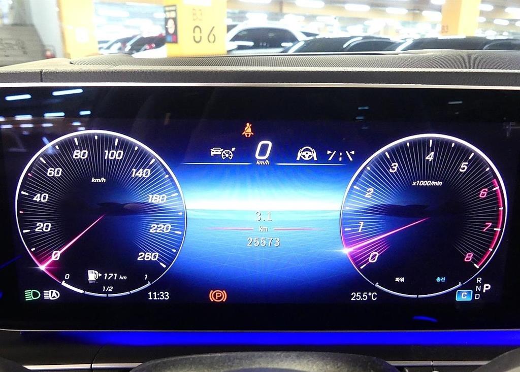 Mercedes Benz GLE Class - Vista 6