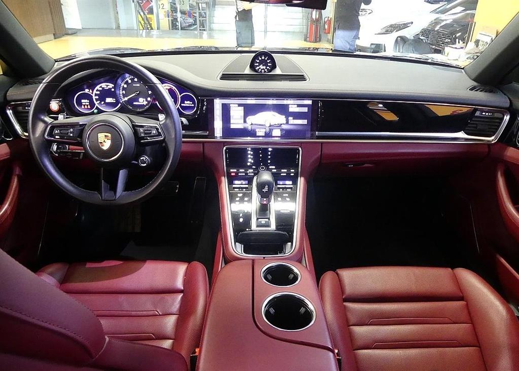 Porsche Panamera - Vista 4
