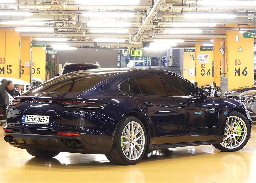 Porsche Panamera - Vista 3