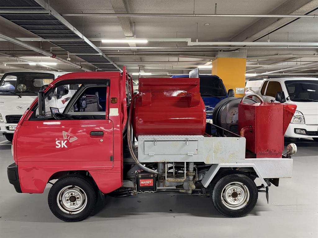 Small Truck Rori (an oil tank/Moving Gas/Home) - Vista 6