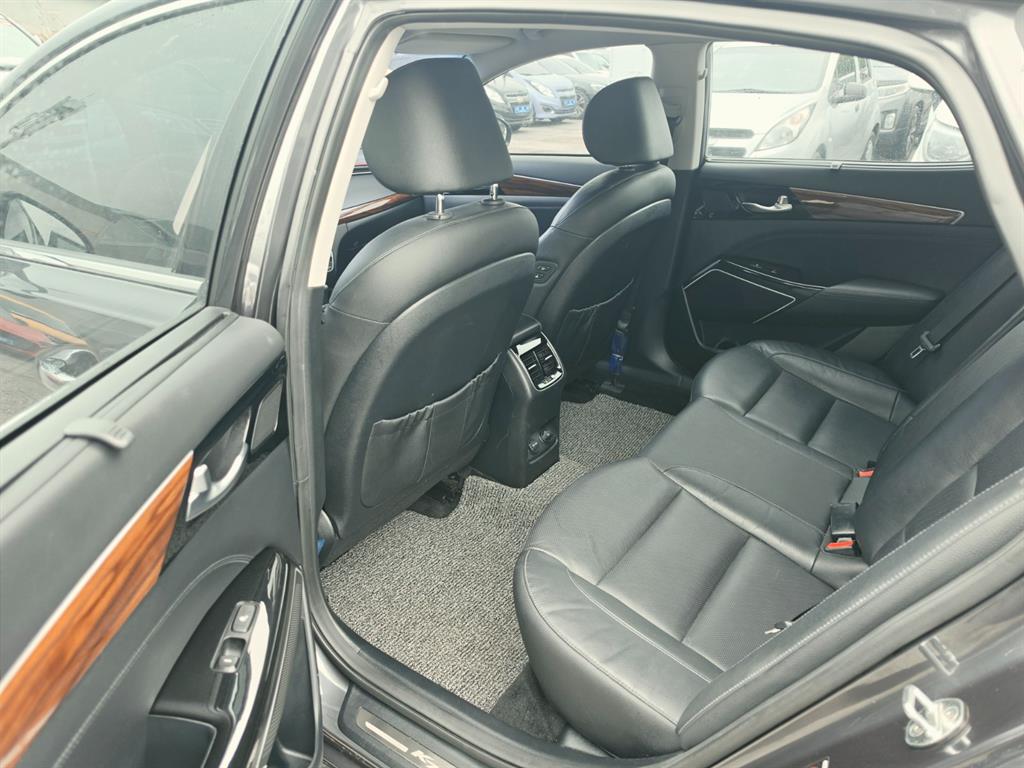 KIA K7 - Vista 8