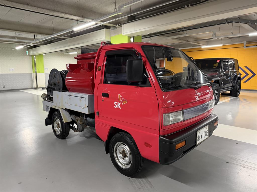 Small Truck Rori (an oil tank/Moving Gas/Home) - Vista 3