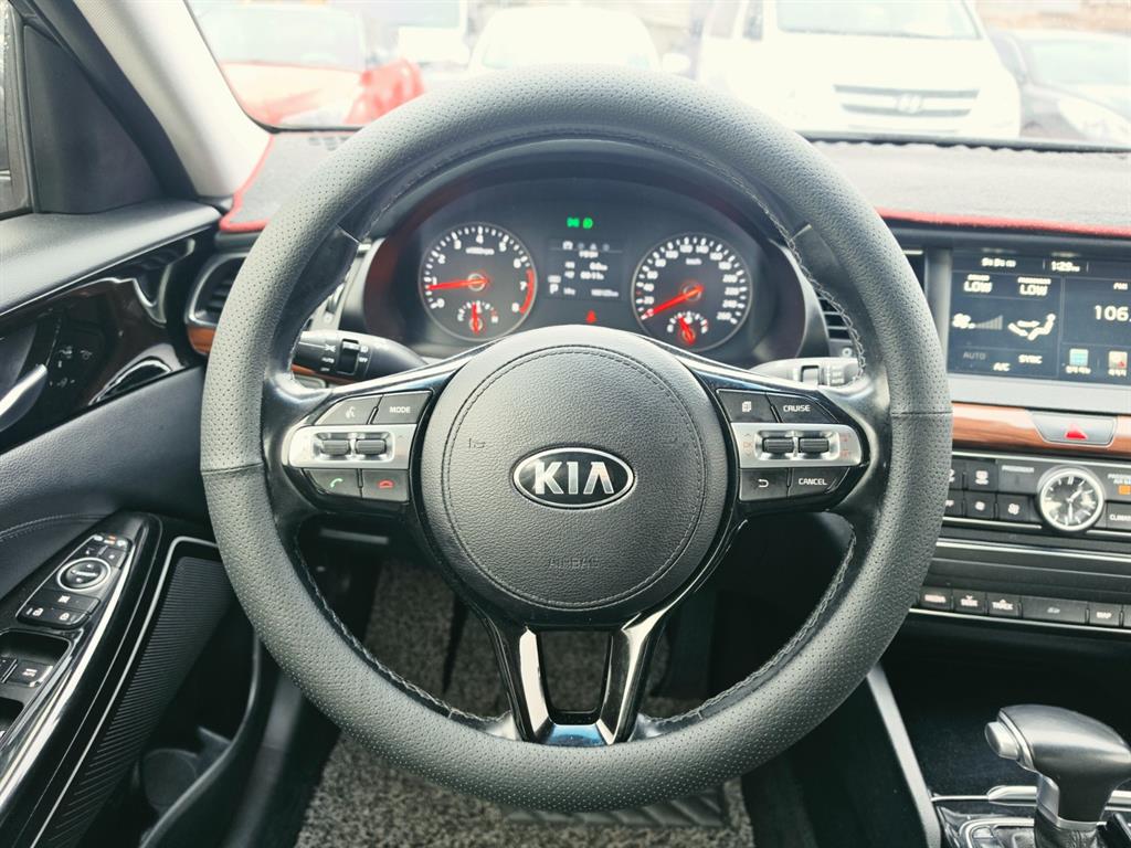 KIA K7 - Vista 9