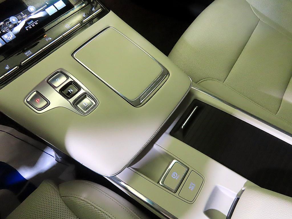 HYUNDAI Grandeur - Vista 12