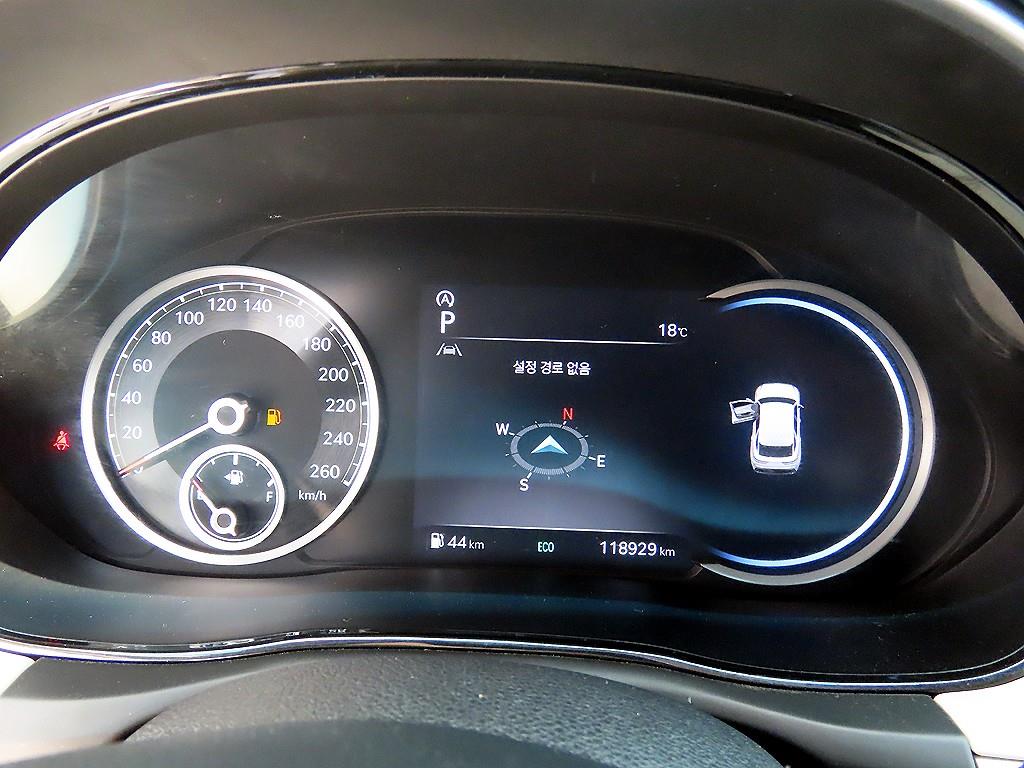 Genesis GV70 - Vista 9