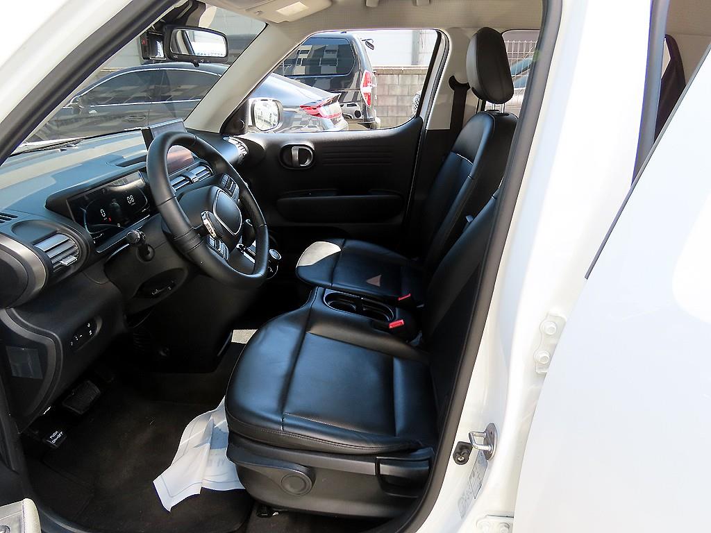HYUNDAI Casper - Vista 5