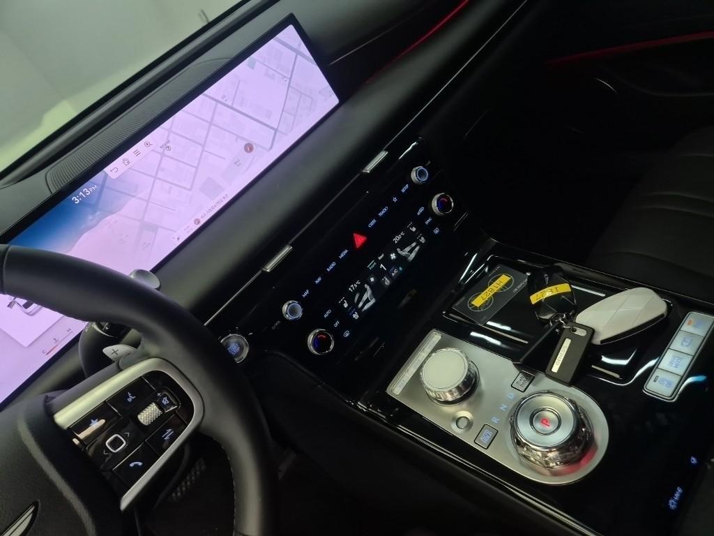 Genesis G80 - Vista 10