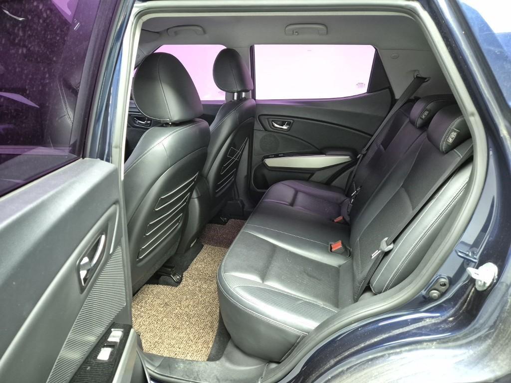 Ssangyong Tivoli - Vista 12