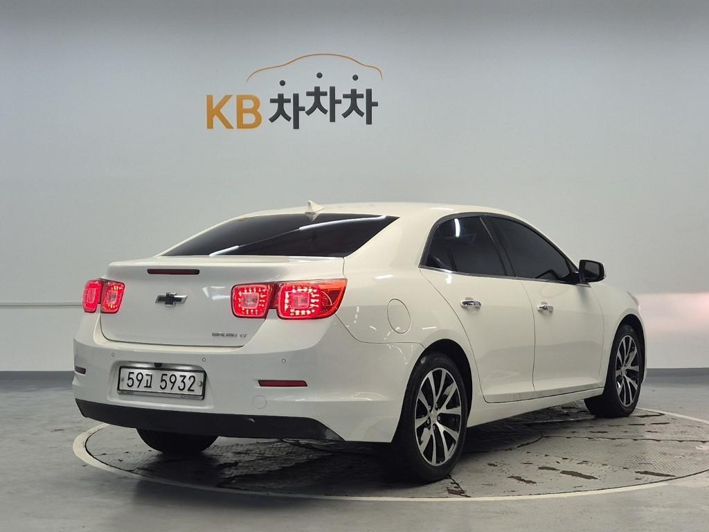 Chevrolet Malibu - Vista 3