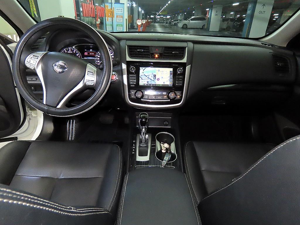 Nissan Altima - Vista 10