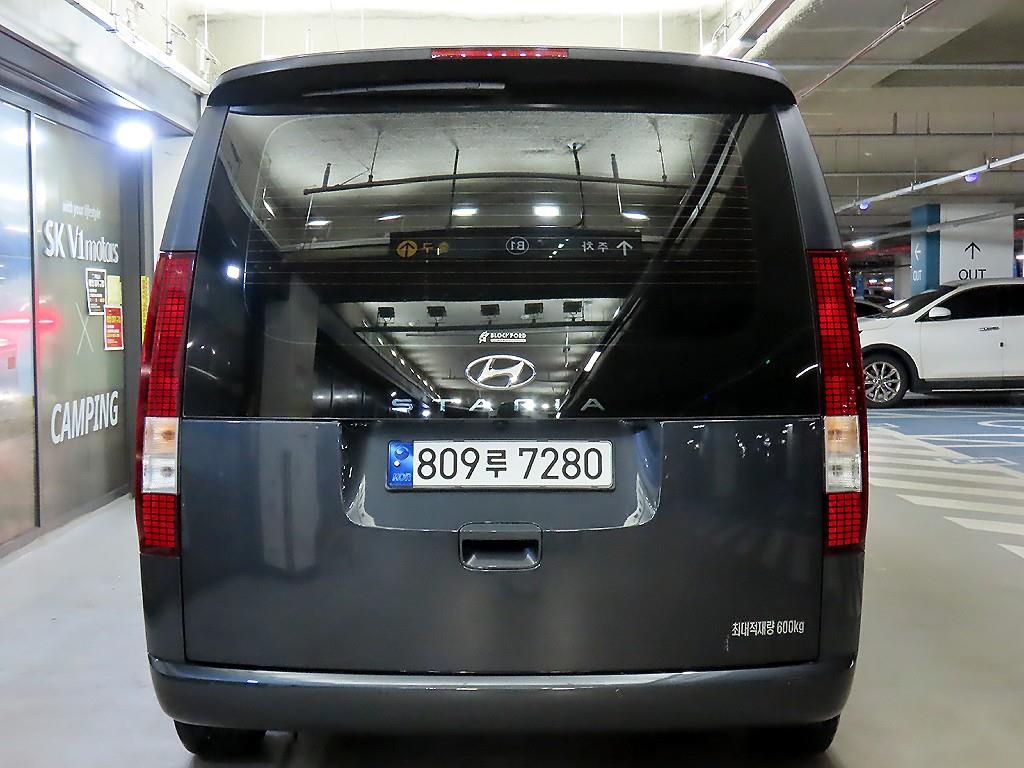 HYUNDAI Staria - Vista 5