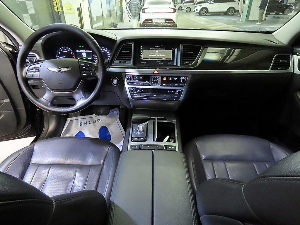 Genesis G80 - Vista 10