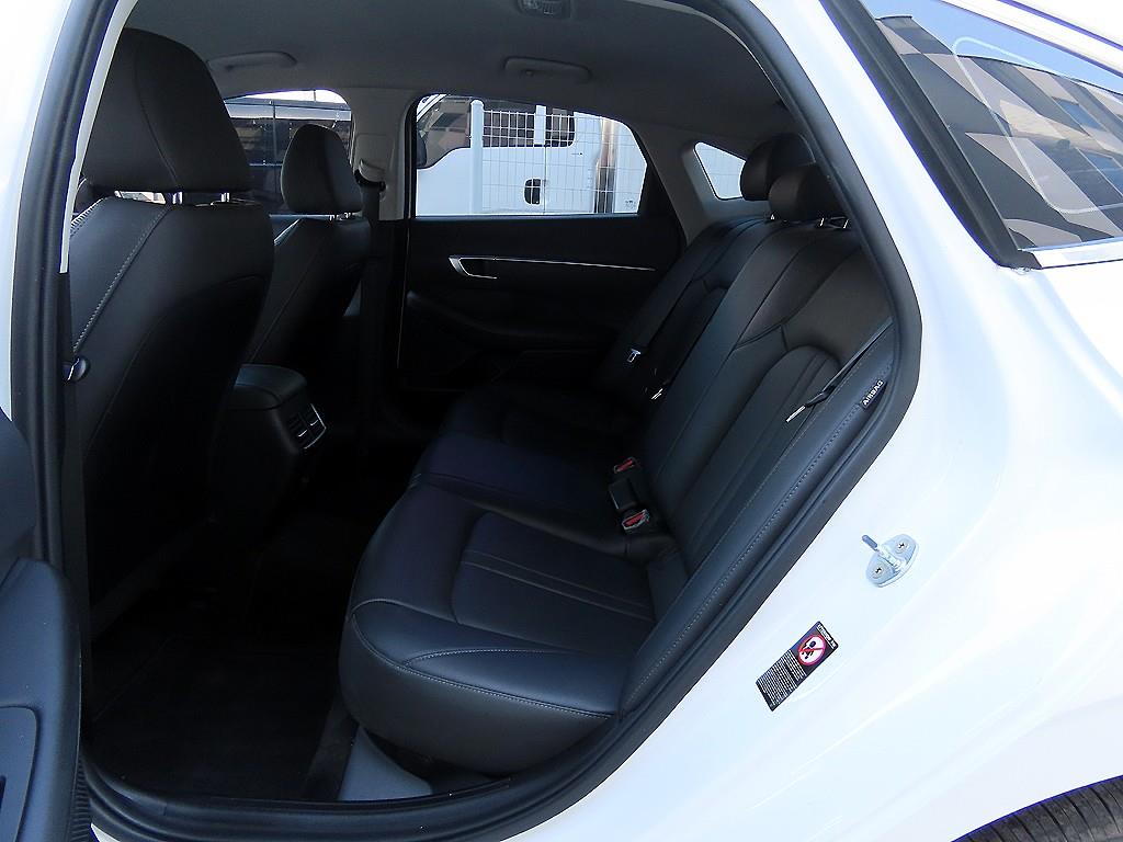 HYUNDAI Sonata - Vista 6