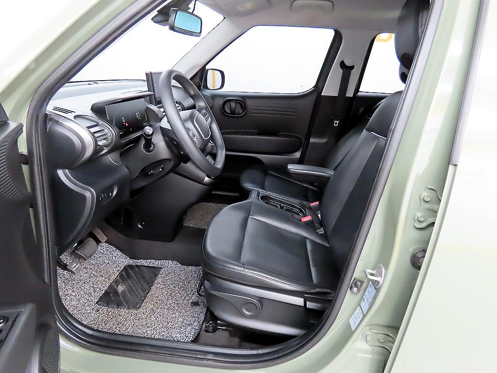 HYUNDAI Casper - Vista 5