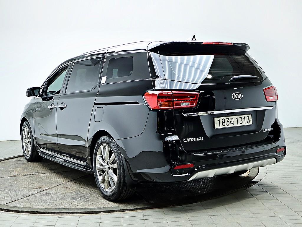 KIA Carnival - Vista 7