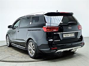 KIA Carnival - Vista 8