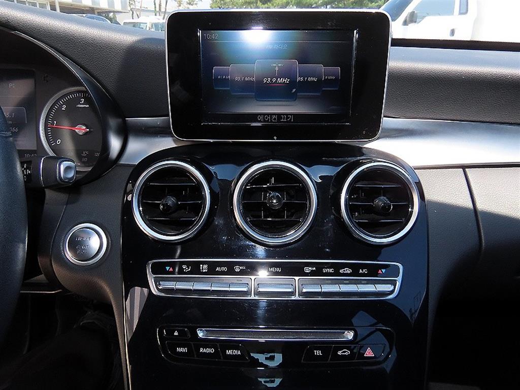 Mercedes Benz C Class - Vista 11