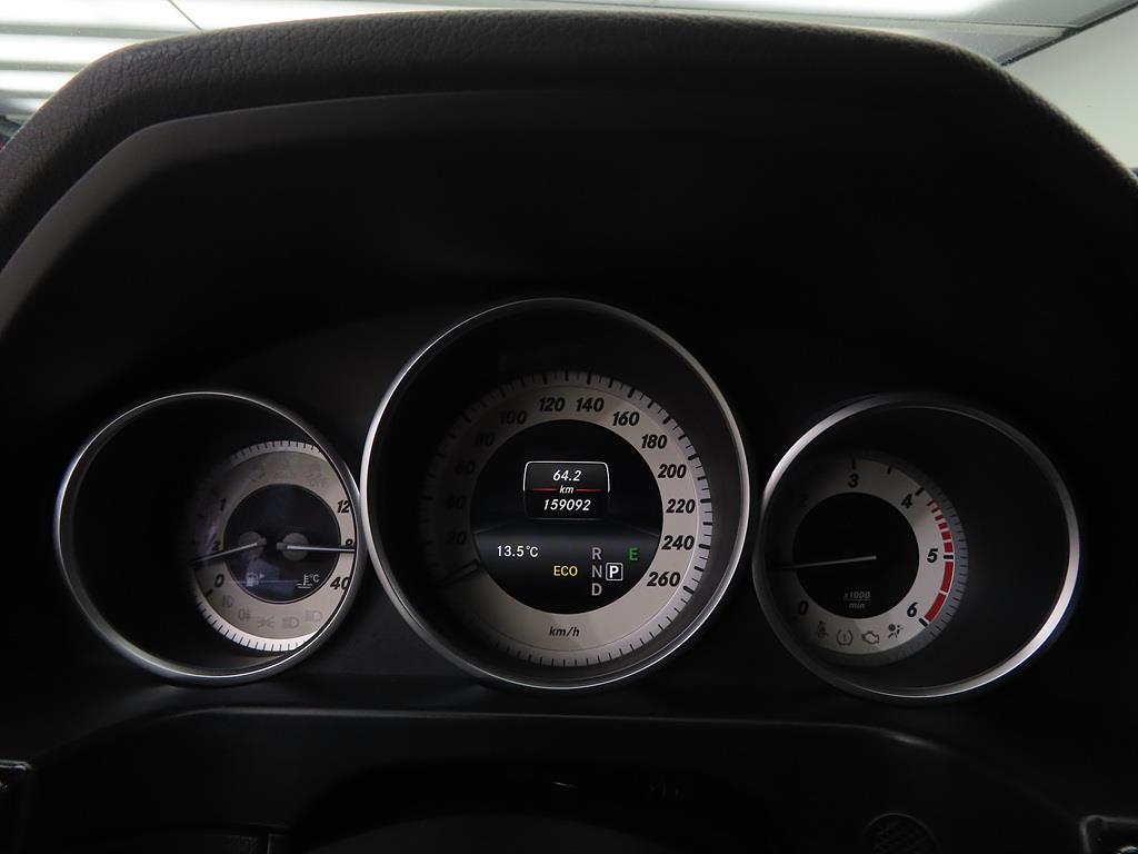 Mercedes Benz E class - Vista 9