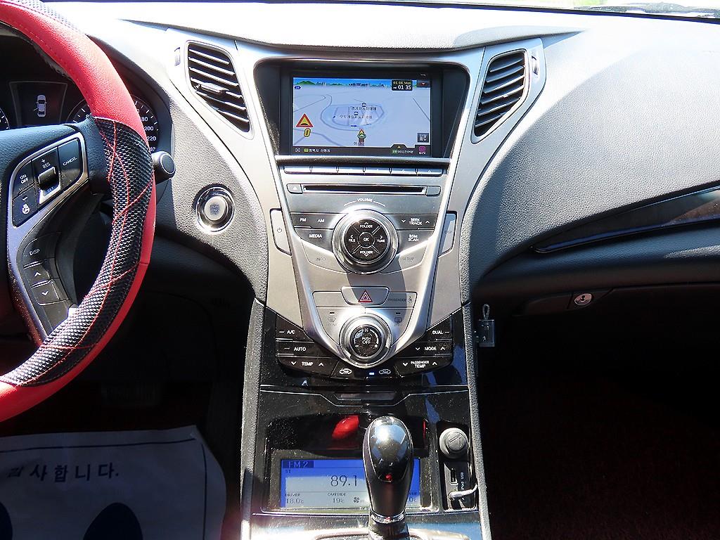 HYUNDAI Grandeur - Vista 10