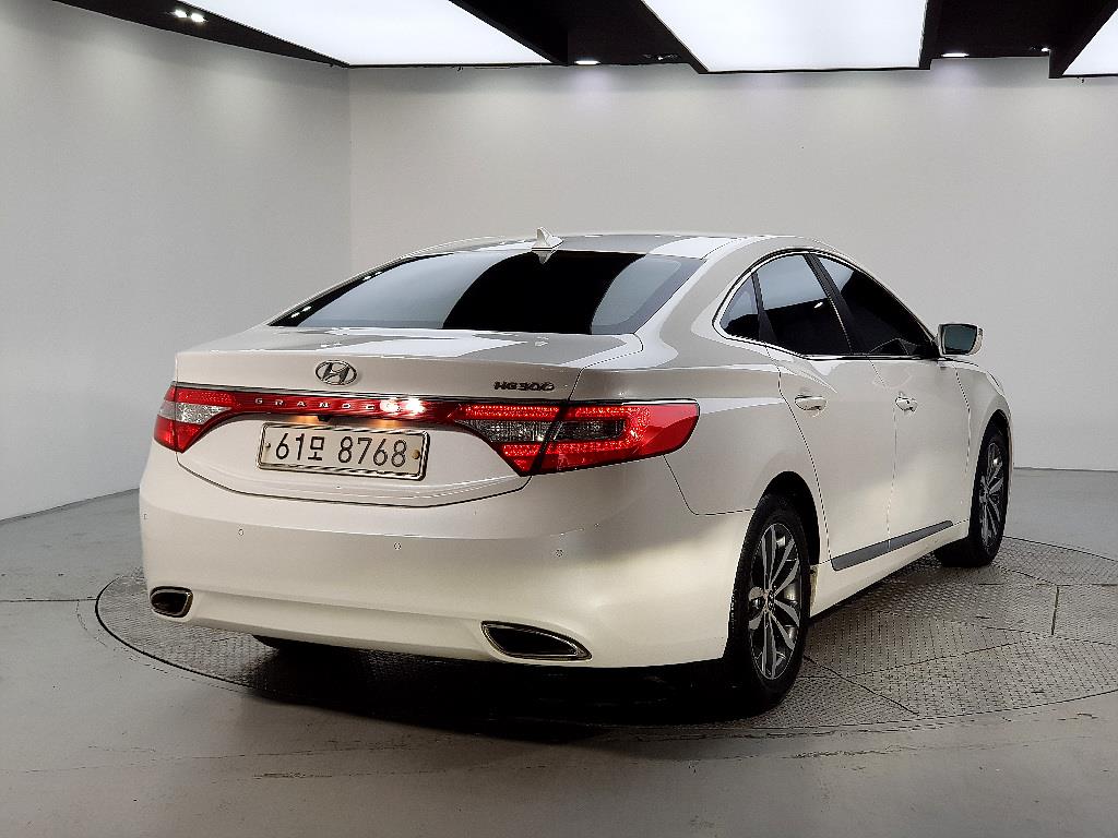 HYUNDAI Grandeur - Vista 4