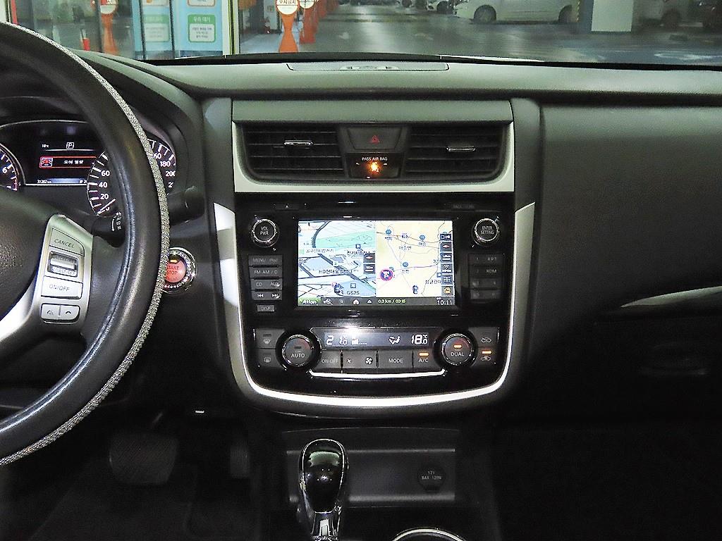 Nissan Altima - Vista 11