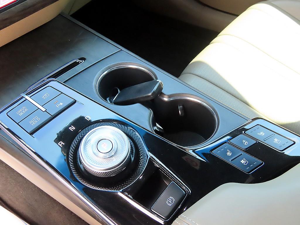 KIA K8 - Vista 11