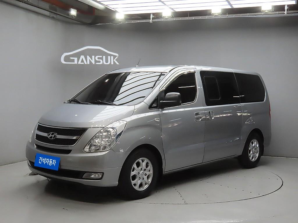 HYUNDAI Starex - Vista 3