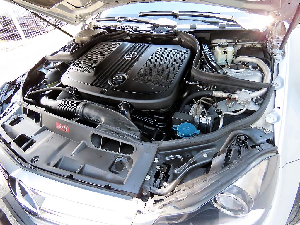 Mercedes Benz C Class 2012 Gris - Importación desde Corea - HF Imports Iquique - Foto 18