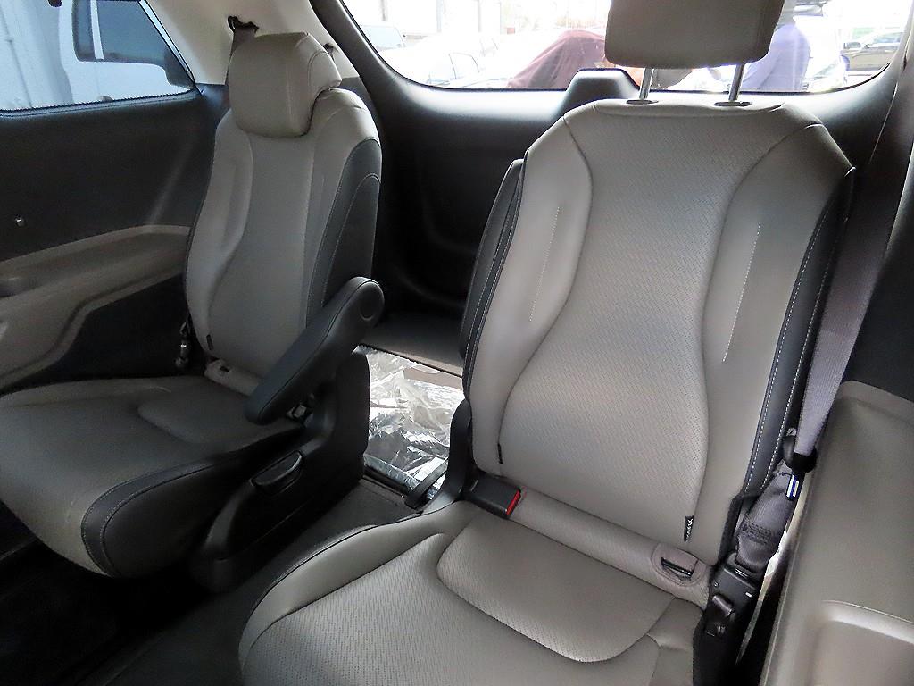 KIA Carnival - Vista 7