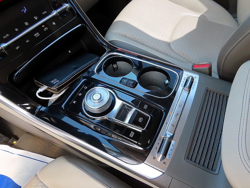 KIA Carnival - Vista 10