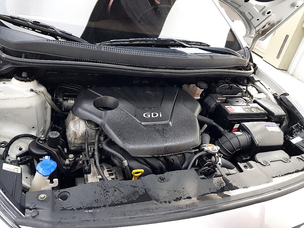 HYUNDAI Accent - Vista 6