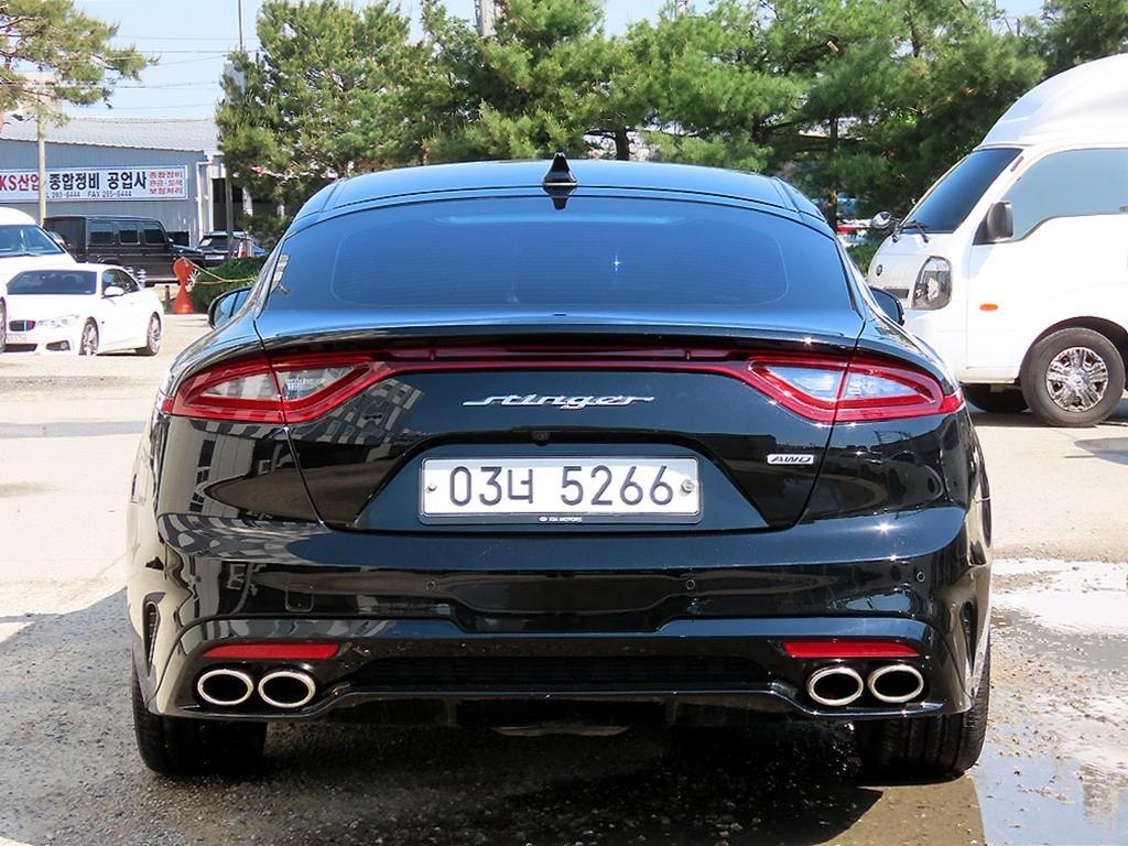 KIA Stinger - Vista 4