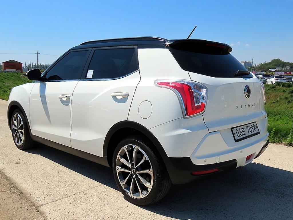 Ssangyong Tivoli - Vista 3