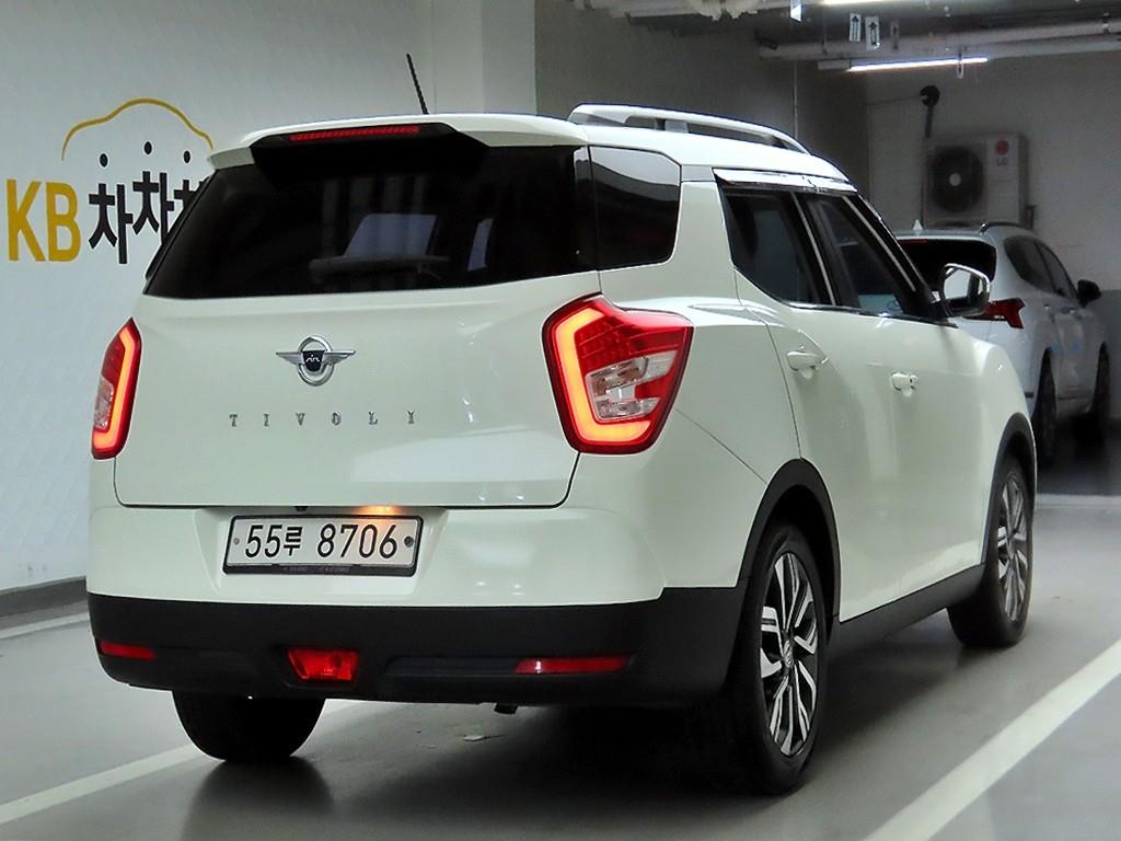 Ssangyong Tivoli - Vista 4