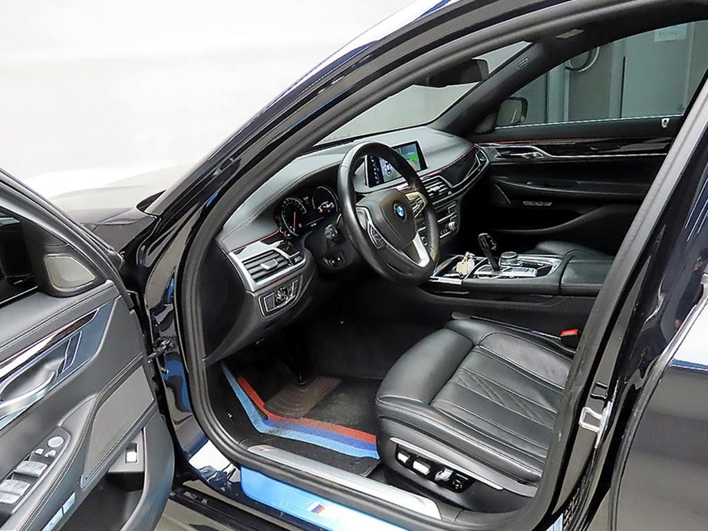 BMW 7 Series - Vista 5